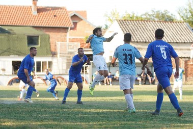 "SPREMITE SITNO, KUSUR NE VRAĆAMO" Urnebesna najava velikog fudbalskog spektakla u Ripnju (FOTO)
