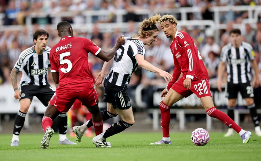 BUKTI RAT LIVERPULA I NJUKASLA Slot brutalno isprozivao "svrake", odmah stigao odgovor