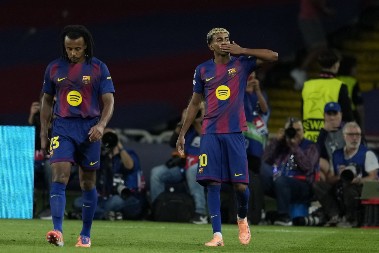 STAJE NA LUDI KAMEN Ozareni Munir Nasraui rešio da oženi lepuškastu Kristinu