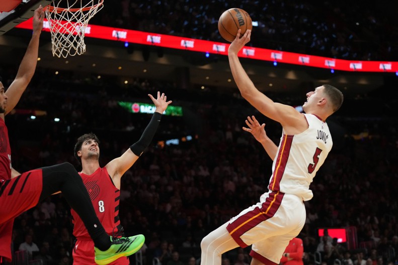 UTAKMICA KARIJERE NIKOLE JOVIĆA Spektakularna partija Srbina za novu pobedu Majamija