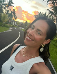 KONTRA Evo šta Ana Ivanović radi dok Bastijan pred svima ljubi ljubavnicu (FOTO)