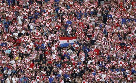 NACIZAM U PODGORICI Hiljade policajaca čuva Hrvate u Crnoj Gori, sprečen dolazak Delija i Grobara