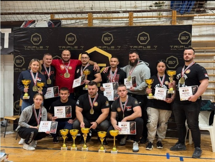 SPEKTAKL U BLACU Akademik otvorio takmičenje snagatora