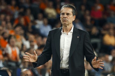 TRENER VALENSIJE NAHVALIO ZVEZDU "U odličnoj su formi, jedan od najboljih timova Evrolige"