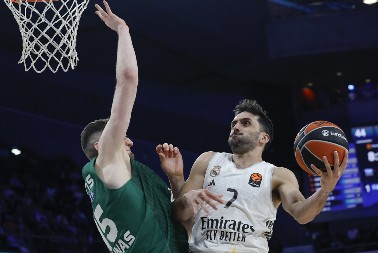 VEČE STOTKI U EVROLIGI Brutalni PAO i Hapoel, Real slavio posle drame