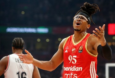 OVO NIKO NIJE OČEKIVAO Moneke otvorio vrata luksuznog doma, a jedan detalj oduševio je sve Srbe (VIDEO)