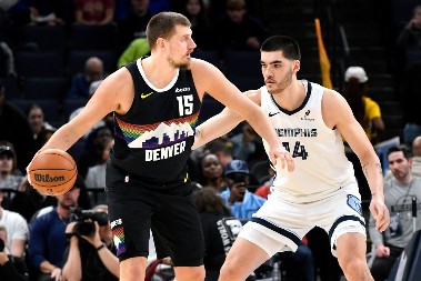 ČOVEK ZVANI REKORD Jokić ponovo oduševio, pomerio granice Denver Nagetsa (FOTO)