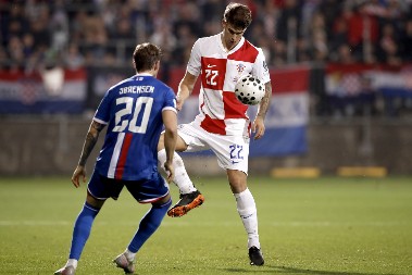 VELIKI TALENAT STIŽE NA KAMP NOU? Hrvatski biser na meti Barselone