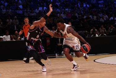 LUDNICA U EMIRATIMA Dubai u poslednjoj sekundi srušio Bajern