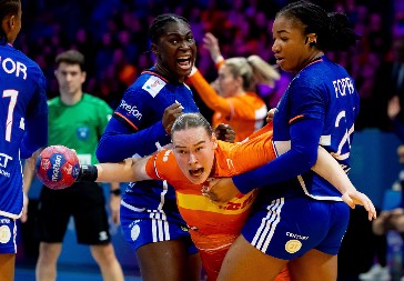 TRIJUMF POSLE PRODUŽETAKA Rukometašice Francuske treće na svetu