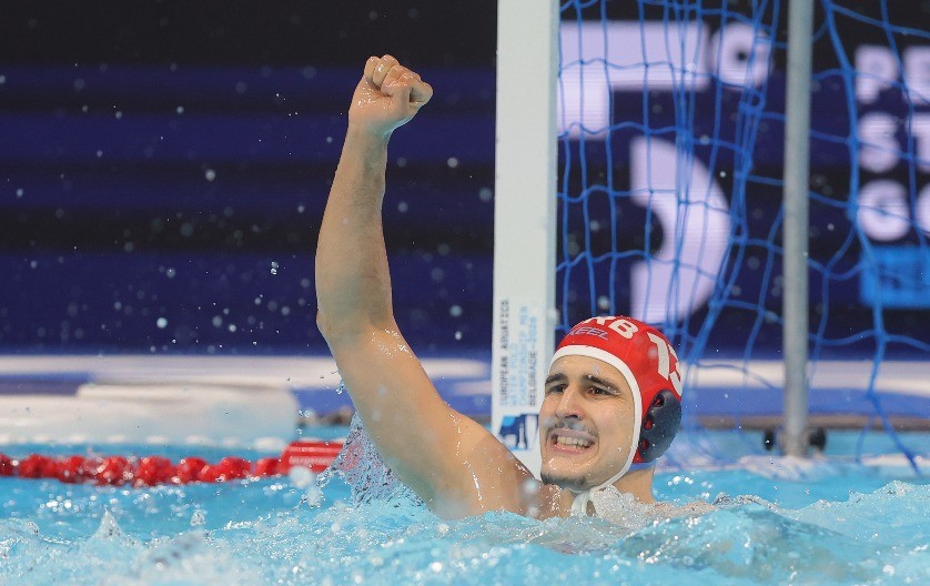 ZA ISTORIJU I VEČNOST Milan Glušac je zadivio čitavu naciju: Ovo su najbolje odbrane mladog golmana koje su "delfinima" donele zlato! 