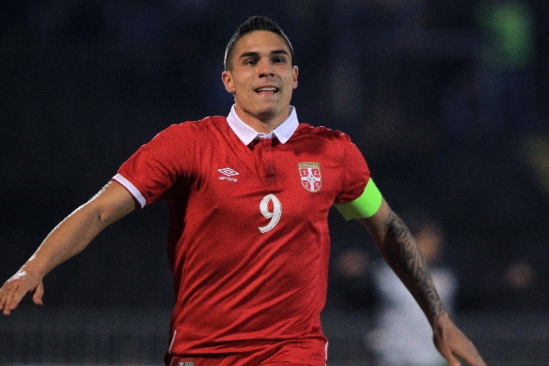 SMEŠI MU SE TRANSFER KARIJERE Nekada igrao za Zvezdu i Partizan, Crnu Goru zamenio Srbijom, a sada klubovir ratuju oko njega