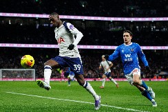 HOROR U ENGLESKOJ Fudbaleri Totenhema doživeli saobraćajnu nesreću