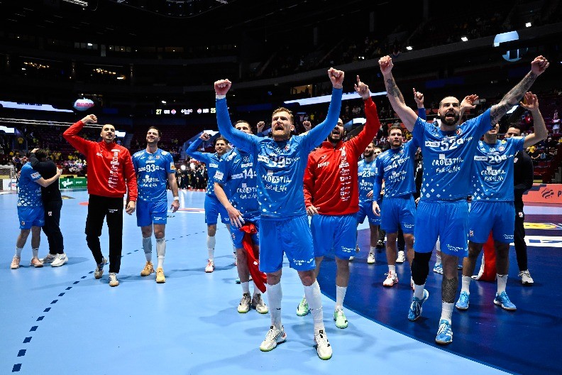 POZNATI POLUFINALISTI EVROPSKOG PRVENSTVA Srbija ih srušila u grupi, mogu li i Hrvati?