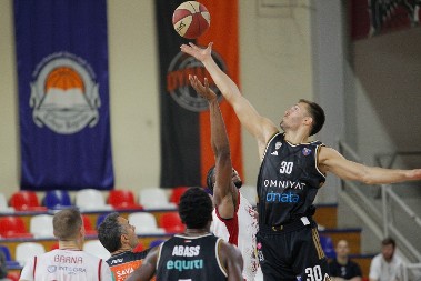 OZBILJAN PROBLEM ZA DUBAI Bez Petruševa na megdan Zvezdi?