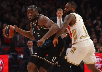 CRVENA ZVEZDA - DUBAI Crveno-beli dominirali, pa stali, gosti se potpuno vratili