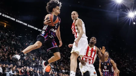 Pariz u velikom problemu, Zvezda pomno prati šta se dešava