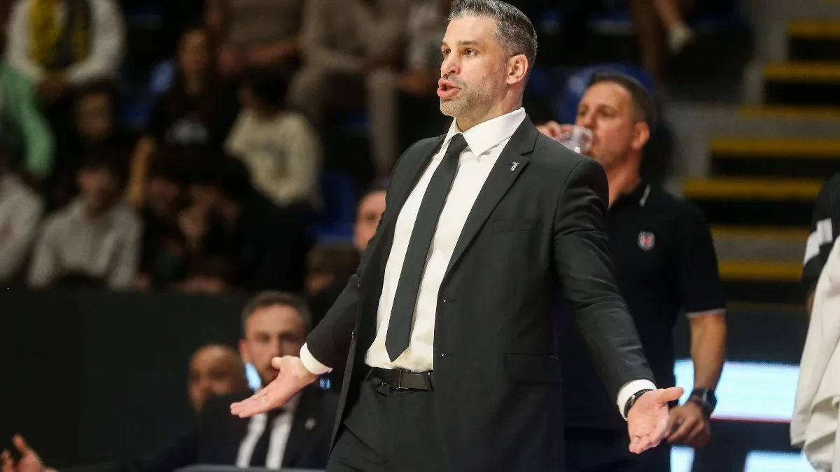 Haos na utakmici: Alimpijević oterao igrača u svlačionicu (VIDEO)
