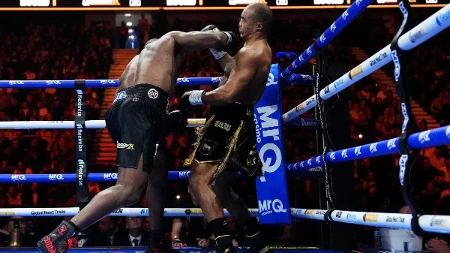 Duboa je svetski šampion u boksu, sada ga čeka Hrvat