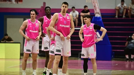 U noći Jokićevog tripl-dabl, Jovićevog koša sa pola terena i Bogdanove trojkaške serije još jedan Srbin debitovao u NBA