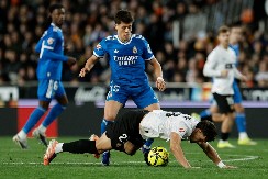 ZVEZDA REALA PROLAZI KROZ PAKAO "Maltretiraju ga u svlačionici..." 