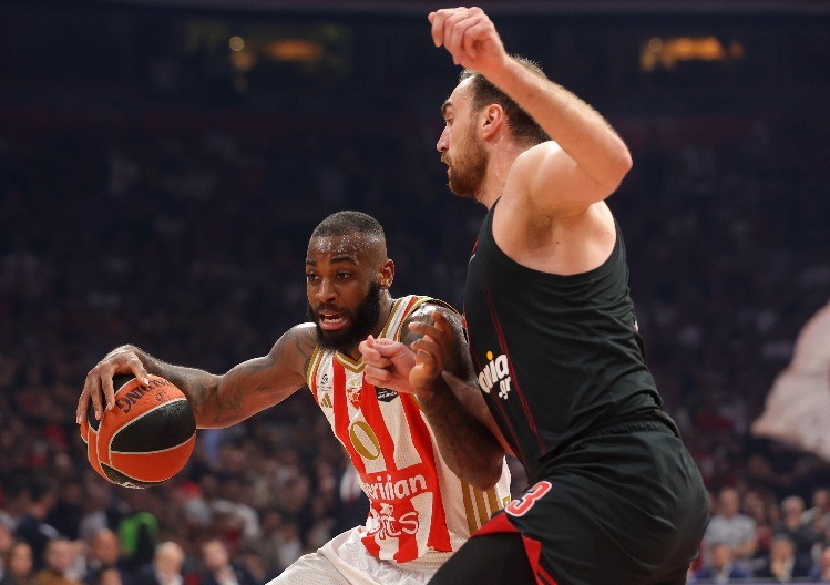 OLIMPIJAKOS - CRVENA ZVEZDA Crveno-beli derbi u Pireju