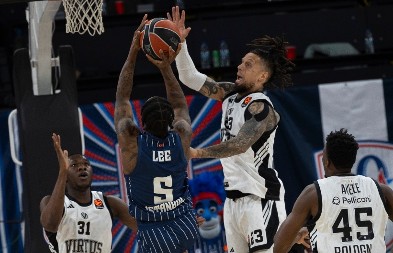 TURCI BEZ MILOSTI Efes demolirao Virtus u Istanbulu