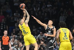 OZBILJAN PEH ZA MAKABI Povredio se bivši košarkaš Partizana, evo koliko pauzira