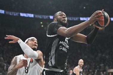 PARTIZAN - REAL MADRID Gosti se raspucali, crno-beli u zaostatku