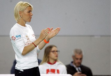 DEDA BIO VOJNO LICE, BABA OPERSKA PEVAČICA Tatjana Ječmenica potiče iz ugledne porodice, poznato i poreklo specifičnog prezimena