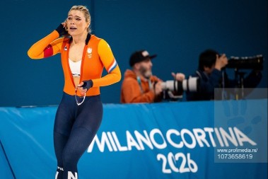 ZGODNO TELO I TRKAČKO ODELO Kazniće Holanđanku zbog raskopčanog kostima? Nema šanse...