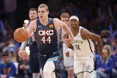 NIKOLA TOPIĆ PRIREDIO ŠOU MVP skako sa klupe zbog Srbina (VIDEO)