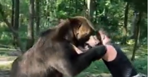RUS OBJAVIO NEVEROVATAN SNIMAK Za duel sa Tajsonom priprema se sa džinovskim medvedom 