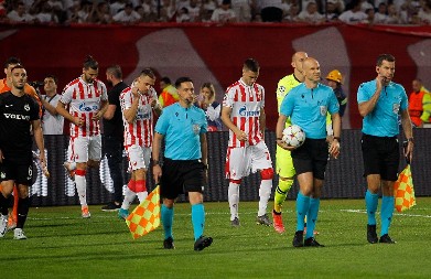 "MARAKANA" GA JE DOBRO UPAMTILA Zvezdi protiv Lila sudi Englez, "delije" ga zapamtile po jednom od najbolnijih mečeva