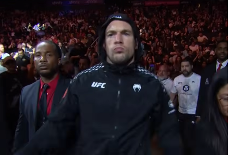 KAKVA USPAVANKA Srbinov moćan nokaut, jedan zastrašujući detalj je promakao svima (VIDEO)