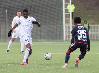 BAŠ UŽIVA NA BRDU Sisoko produžio ugovor sa Čukom, čeka se i srpski pasoš 