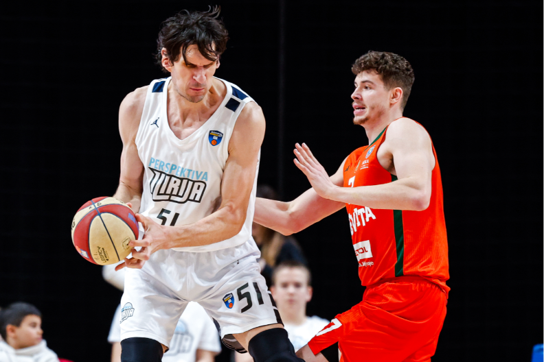 SLIKA KOJA JE OPČINILA SLOVENCE Olimpijski šampion se slikao sa Bobijem Marjanovićem, o jednom detalju svi pričaju (FOTO)