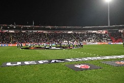 CRVENO-BELI PRED VELIKOM ZARADOM Zvezdi se smeši 5.000.000