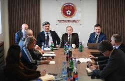 DELEGACIJA FSS U RADNOJ POSETI FS VOJVODINE Strateški cilj plasman među 16 najboljih do 2030. godine