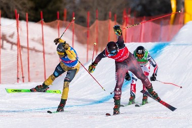 KARAMBOL NA KOPAONIKU Jedan slomio nogu, drugi pobedio na bizaran način