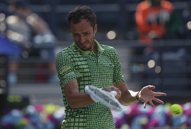 RUS DOŠAO DO TITULE Medvedev uradio ono što nikada pre nije