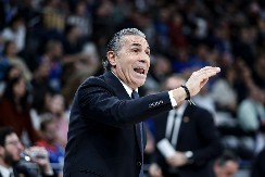 "NAŠ SKOR PROTIV OVE TROJICE MOMAKA JE..." Legendarni trener udario na srpske sudije posle poraza u Atini