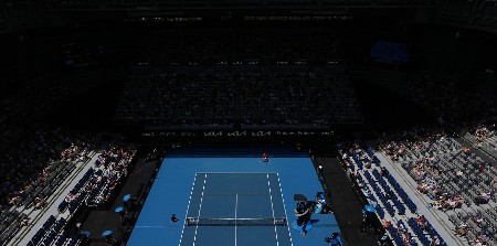 BIZARNO Teniser nokautirao samog sebe, pa morao da preda (VIDEO)