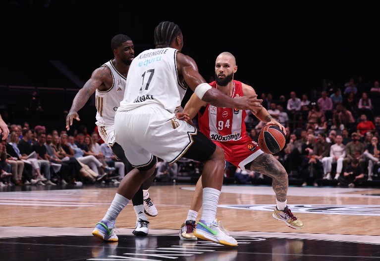 SRUŠIO CRVENO-BELE, PA DOBIO PRIZNANJE Kabengele MVP 26. kola Evrolige