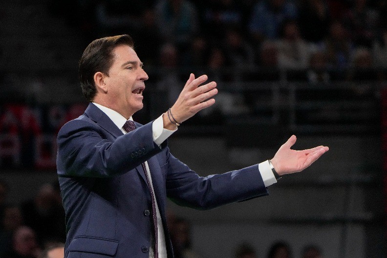 ZAKUVALO SE U EVROLIGI Efes odigrao za Zvezdu, Olimpijakos razbio Virtus, Barsa i Milano opravdali ulogu favorita