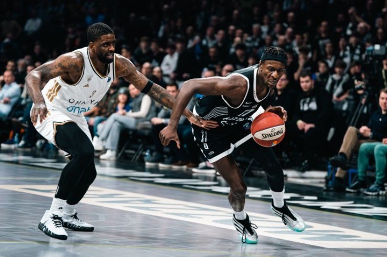 PARTIZAN - DUBAI Crno-beli stekli osetnu prednost, pa potpuno stali