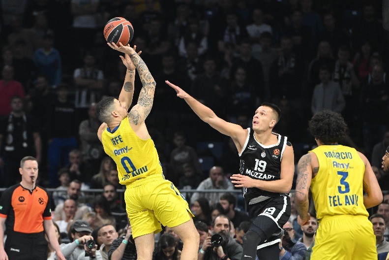 OD OTPISANOG U PARTIZANU DO BORBE ZA POTPIS Makabi tera udvarače od Ifea Lundberga