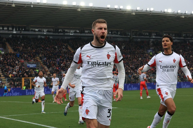 SRBIN HEROJ MILANA Pavlović golom u 89. minutu doneo pobedu "rosonerima"