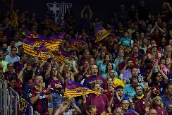 SVI MU SE SMEJU Navijač Barselone krenuo na utakmicu Lige šampiona, pa završio na pogrešnom stadionu