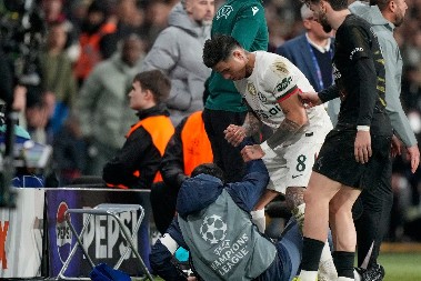 NAPRAVIO SKANDAL, PA SE IZVINIO Fudbaler Čelsija se oglasio posle sramnog poteza